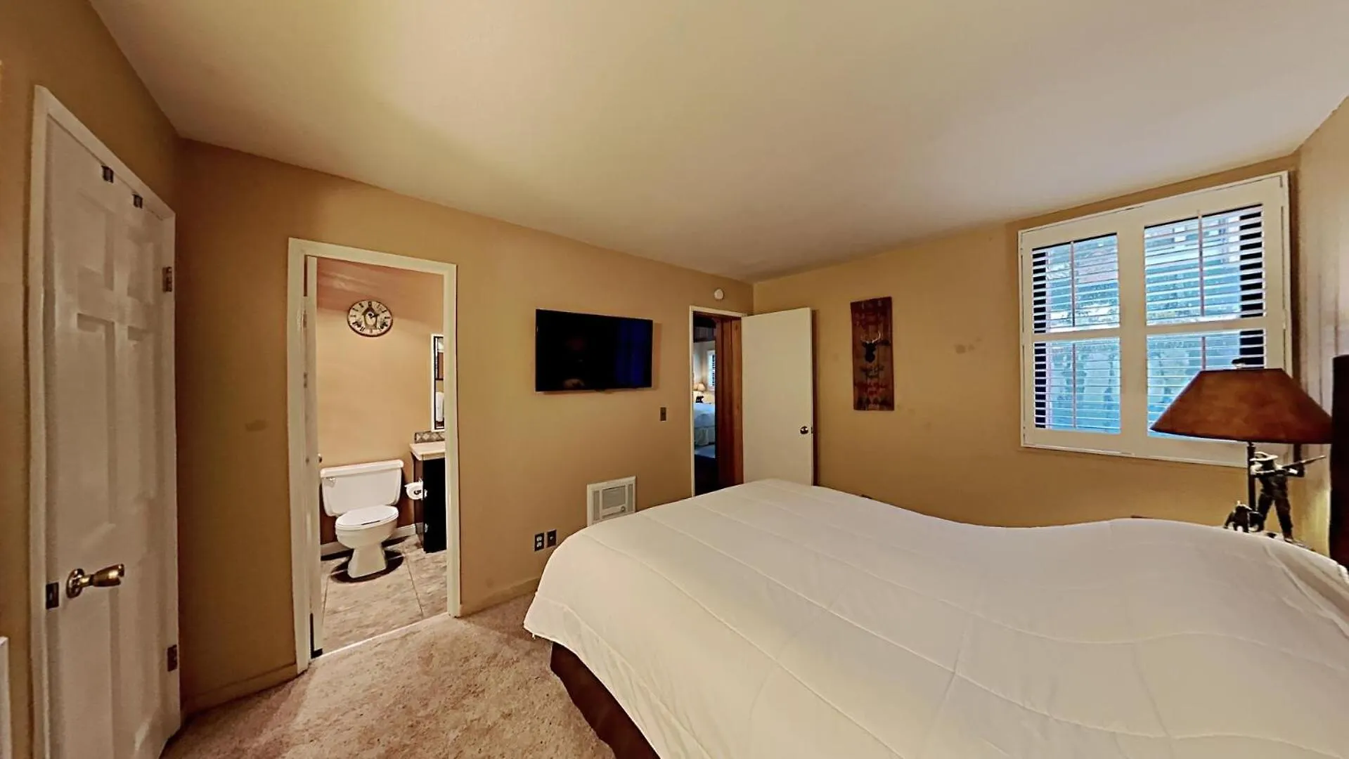 Apartment Two Bedroom Condos With Mountain Views At 1849 Condos Mammoth Lakes